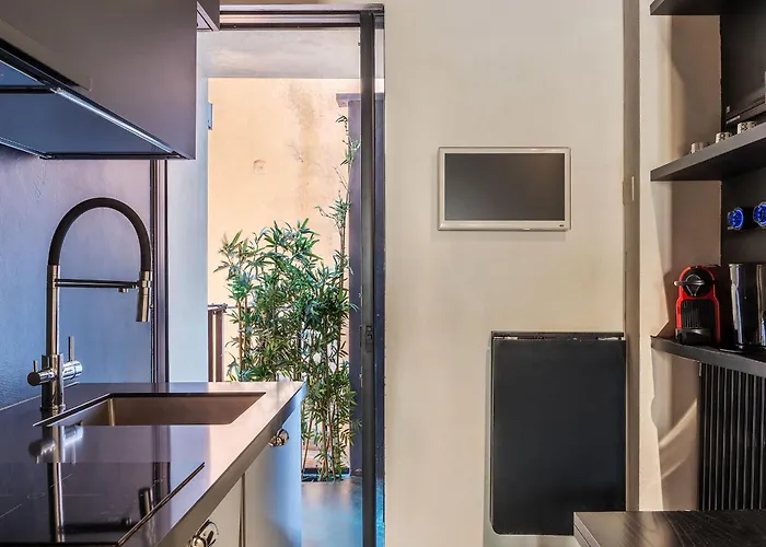 Guesthost - Vintage-modern Trastevere *